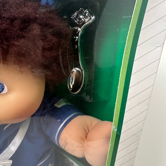 25th ANNIVERSARY PREMIER EDITION CABBAGE PATCH KID - Picture 8 of 12